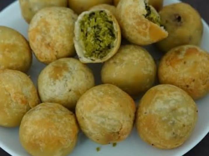 Gujarati Lilva Kachori