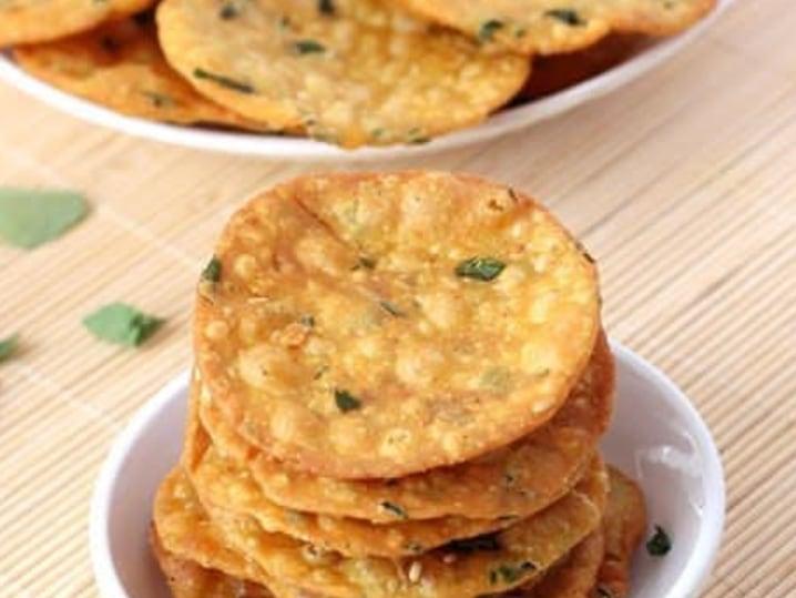 Methi Puri (32 oz box)