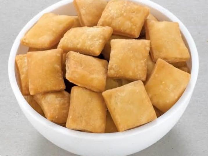 Shakkar Para (24 oz box)